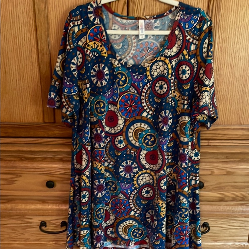 LuLaRoe Colorful Patterned Perfect Tee